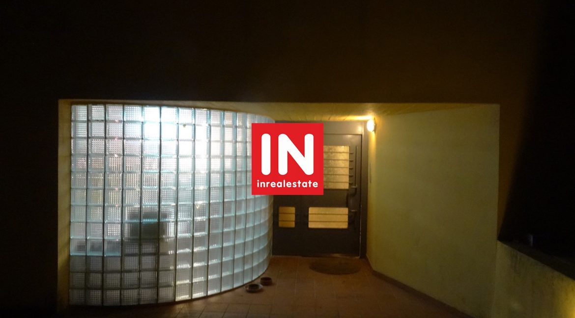 NORTH-ENTRANCE-NIGHT [inrealestate.gr-property-athina-voria-proastia-thrakomakedones-INR001044]