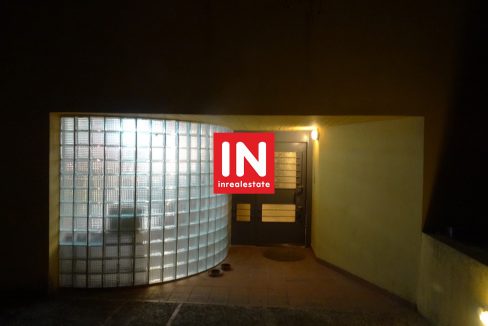 NORTH-ENTRANCE-NIGHT [inrealestate.gr-property-athina-voria-proastia-thrakomakedones-INR001044]