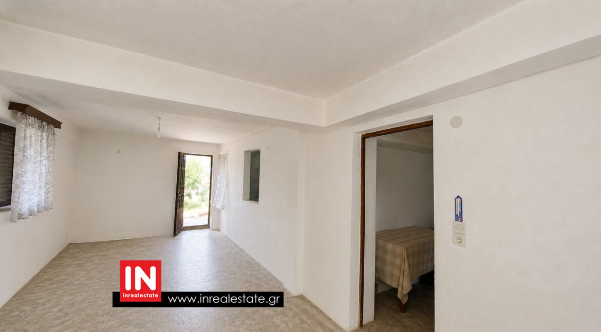 perivolakia-kalamata-house-for-sale (20)